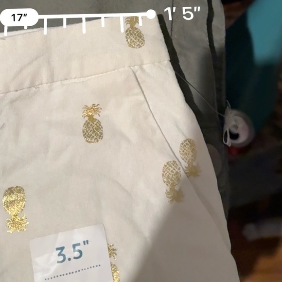 🌹NWT:OLD NAVY GOLD PINEAPPLE CUFFED SHORTS - Picture 8 of 8